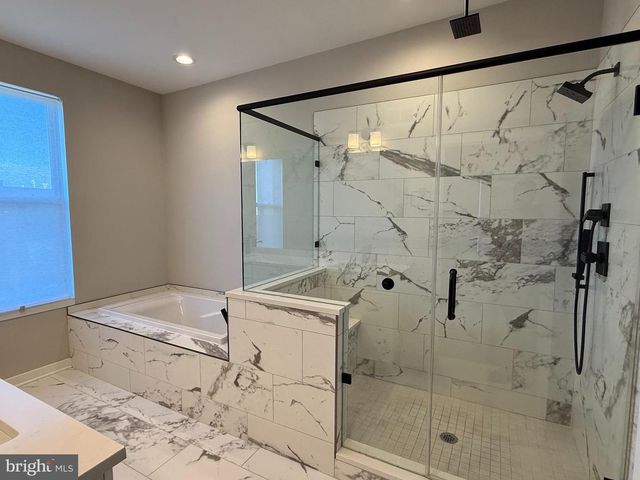 3119 PIERVIEW LN, Philadelphia, PA 19125