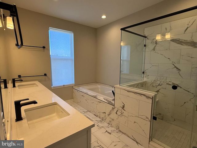 3119 PIERVIEW LN, Philadelphia, PA 19125