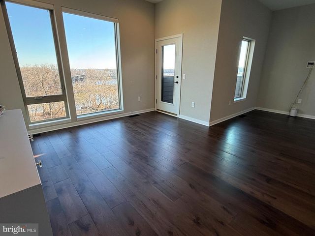 3119 PIERVIEW LN, Philadelphia, PA 19125