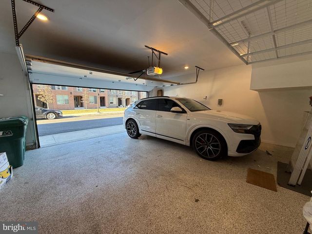 3119 PIERVIEW LN, Philadelphia, PA 19125