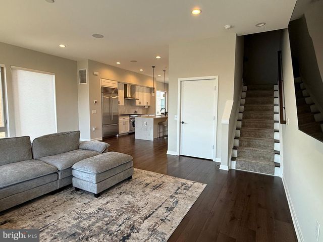 3119 PIERVIEW LN, Philadelphia, PA 19125