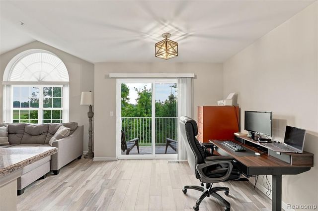 28248 S Pointe Lane, New Baltimore, MI 48051