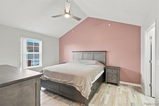 28248 S Pointe Lane, New Baltimore, MI 48051