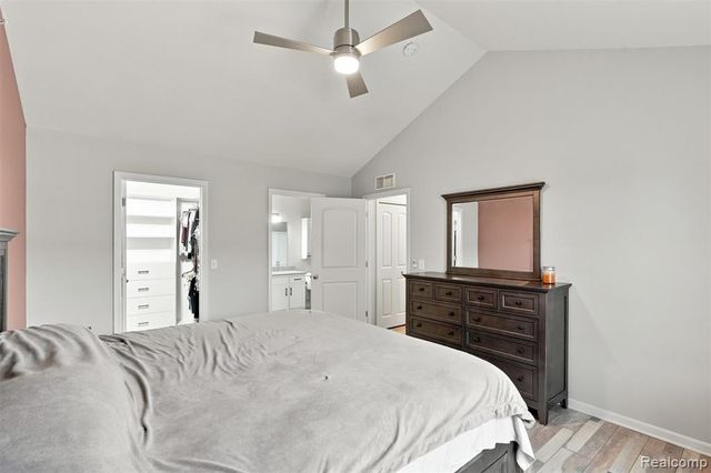 28248 S Pointe Lane, New Baltimore, MI 48051
