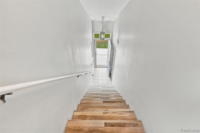 28248 S Pointe Lane, New Baltimore, MI 48051