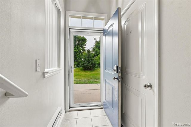 28248 S Pointe Lane, New Baltimore, MI 48051