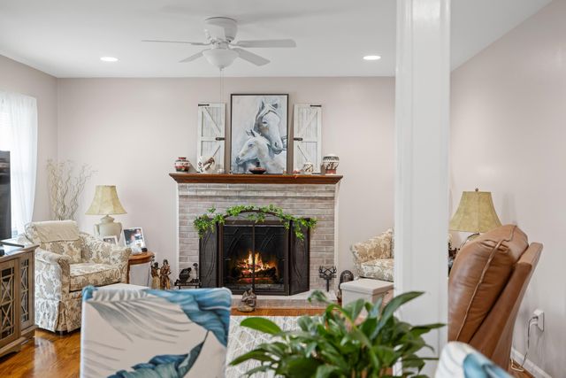 2399 HIGHVIEW CIR, Staunton, VA 24401