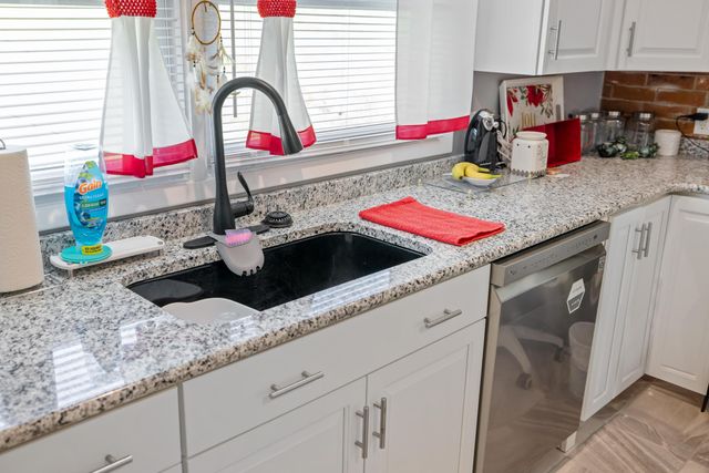 2399 HIGHVIEW CIR, Staunton, VA 24401