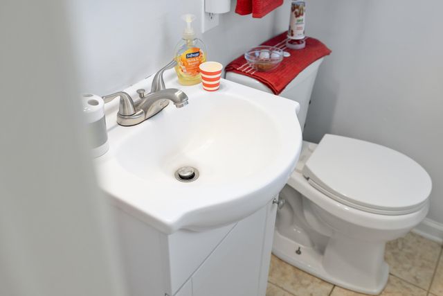 2399 HIGHVIEW CIR, Staunton, VA 24401