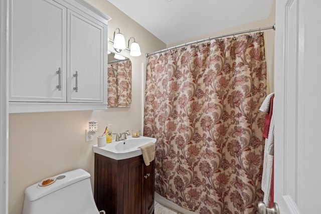 2399 HIGHVIEW CIR, Staunton, VA 24401