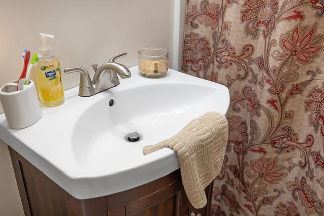 2399 HIGHVIEW CIR, Staunton, VA 24401