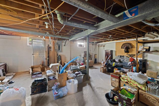 2399 HIGHVIEW CIR, Staunton, VA 24401