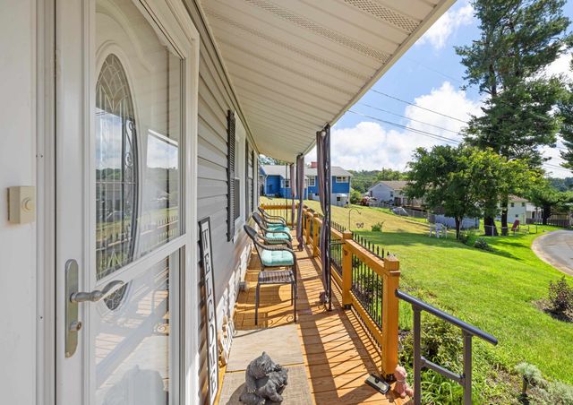 2399 HIGHVIEW CIR, Staunton, VA 24401