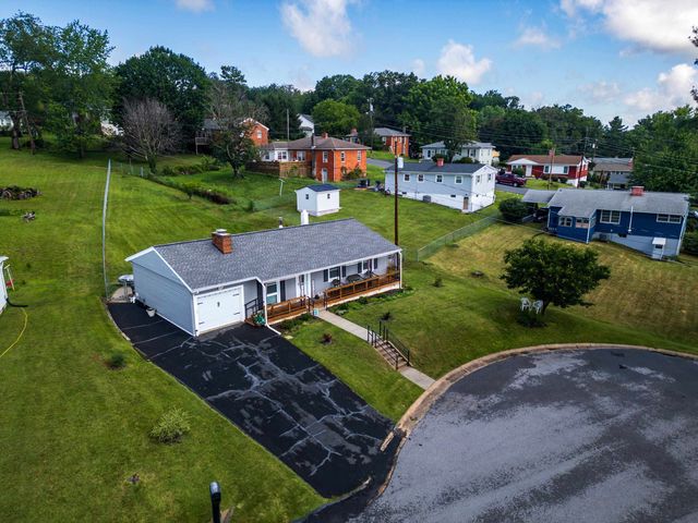 2399 HIGHVIEW CIR, Staunton, VA 24401