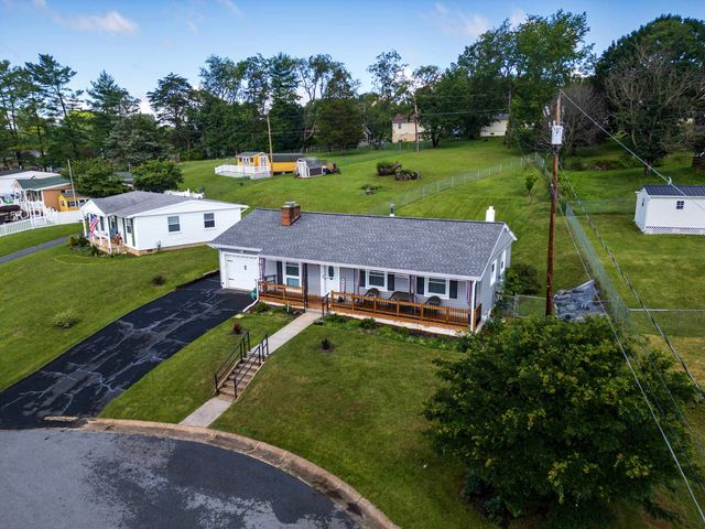 2399 HIGHVIEW CIR, Staunton, VA 24401