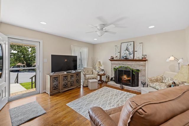 2399 HIGHVIEW CIR, Staunton, VA 24401