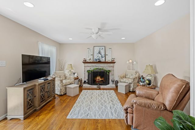 2399 HIGHVIEW CIR, Staunton, VA 24401