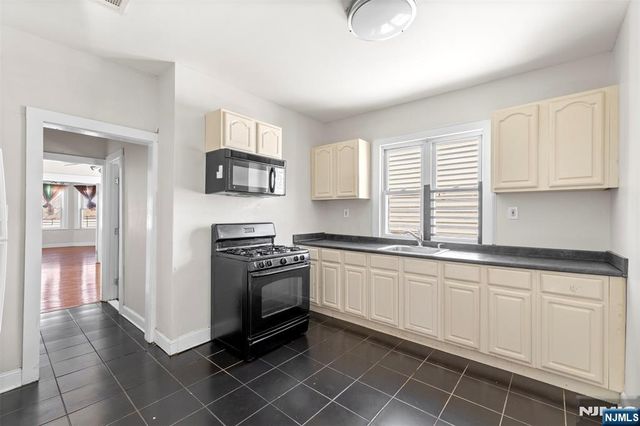 96 11th Avenue, Newark, NJ 07107
