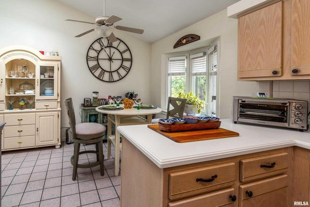 173 Lake Indian Hills Circle, Carbondale, IL 62902