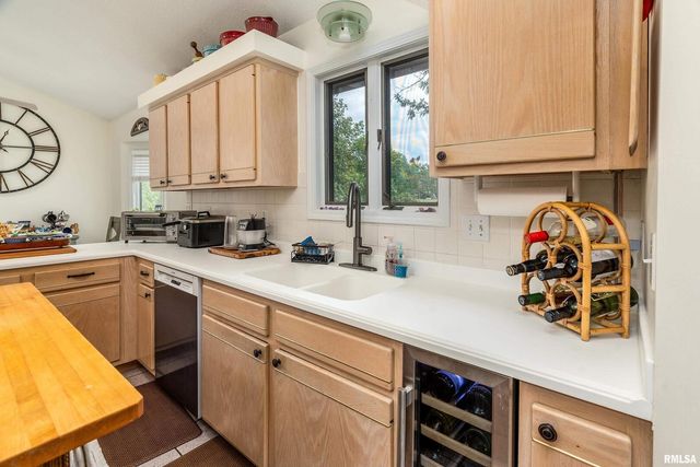 173 Lake Indian Hills Circle, Carbondale, IL 62902