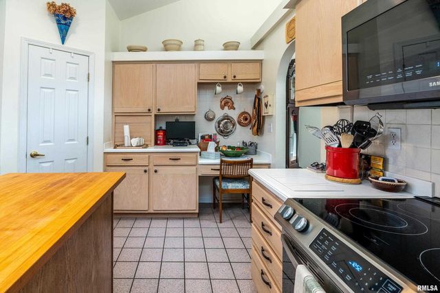 173 Lake Indian Hills Circle, Carbondale, IL 62902