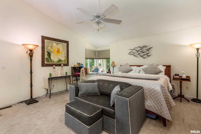 173 Lake Indian Hills Circle, Carbondale, IL 62902