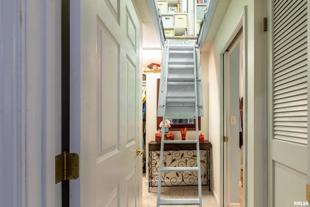 173 Lake Indian Hills Circle, Carbondale, IL 62902