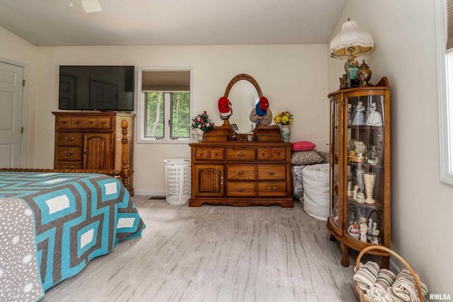 173 Lake Indian Hills Circle, Carbondale, IL 62902