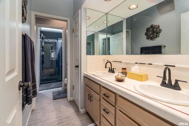 173 Lake Indian Hills Circle, Carbondale, IL 62902