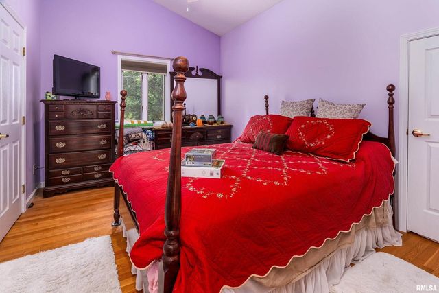 173 Lake Indian Hills Circle, Carbondale, IL 62902