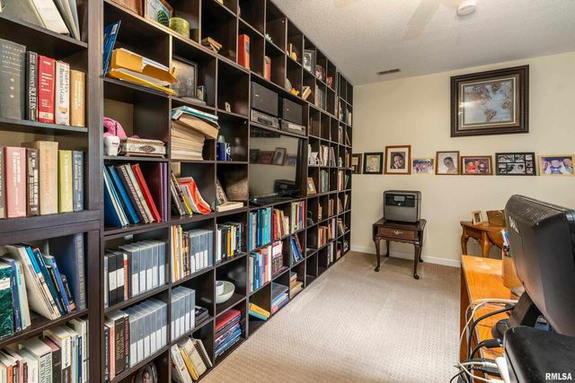 173 Lake Indian Hills Circle, Carbondale, IL 62902