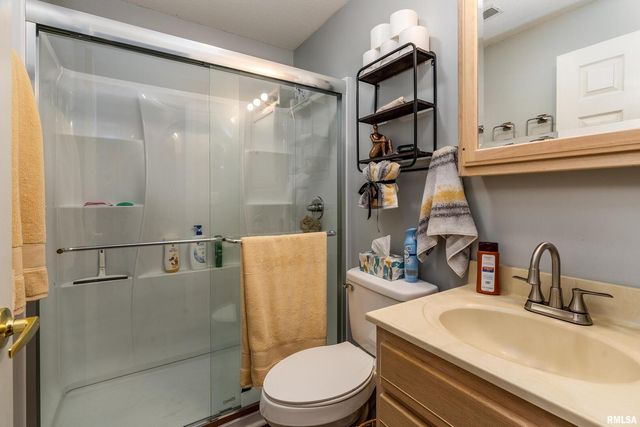 173 Lake Indian Hills Circle, Carbondale, IL 62902