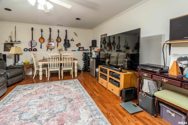 173 Lake Indian Hills Circle, Carbondale, IL 62902