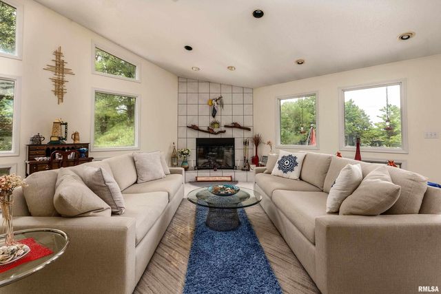 173 Lake Indian Hills Circle, Carbondale, IL 62902