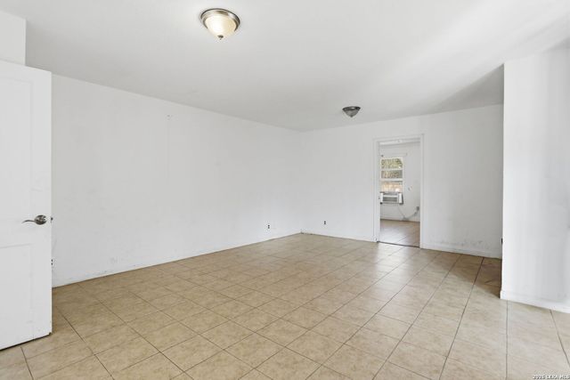 853 Holmgreen Rd, San Antonio, TX 78220