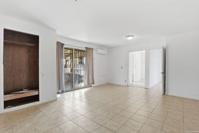 853 Holmgreen Rd, San Antonio, TX 78220