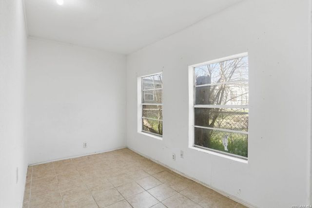 853 Holmgreen Rd, San Antonio, TX 78220