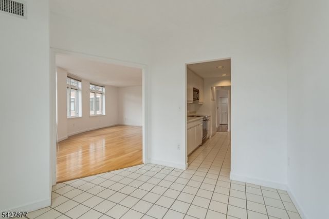 616 S Orange Ave, 4E 4E, Maplewood Twp., NJ 07040