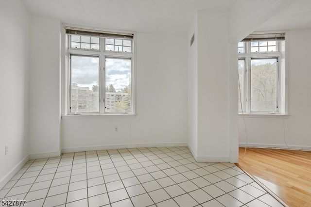616 S Orange Ave, 4E 4E, Maplewood Twp., NJ 07040