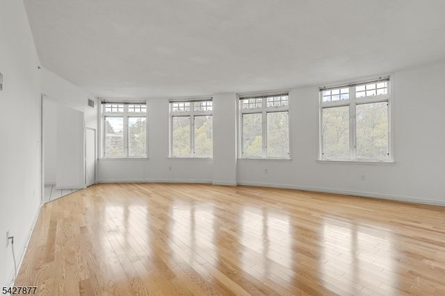 616 S Orange Ave, 4E 4E, Maplewood Twp., NJ 07040