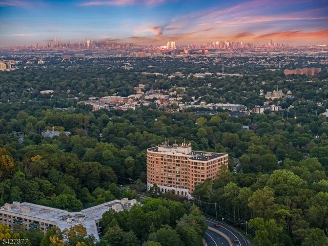 616 S Orange Ave, 4E 4E, Maplewood Twp., NJ 07040