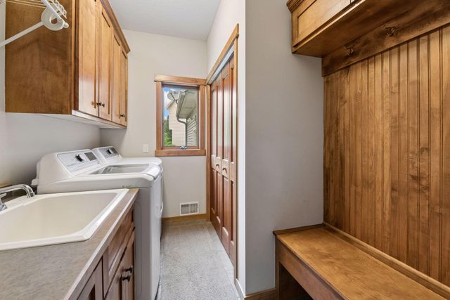 1222 Adrian Circle, Chaska, MN 55318