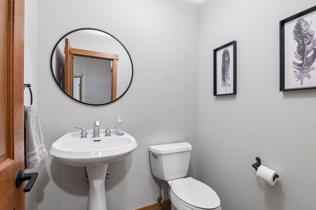 1222 Adrian Circle, Chaska, MN 55318