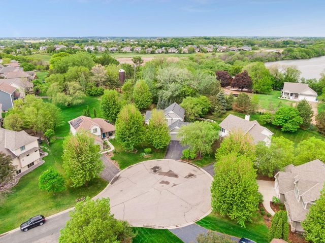 1222 Adrian Circle, Chaska, MN 55318