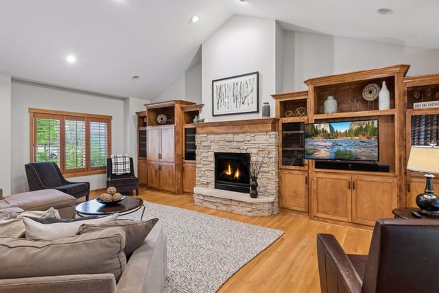 1222 Adrian Circle, Chaska, MN 55318