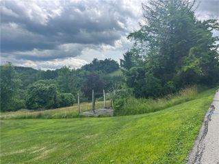 000 Calhoun Drive, Lincoln Boro, PA 15037