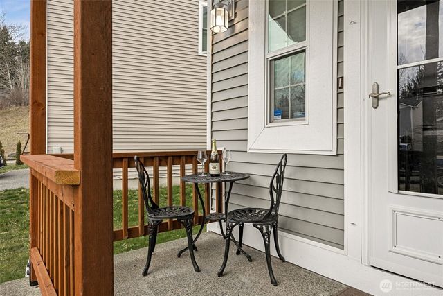 8209 209th Avenue Ct E, Bonney Lake, WA 98391