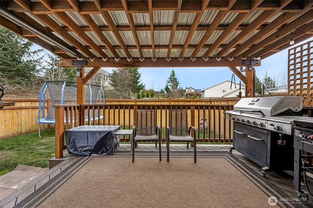 8209 209th Avenue Ct E, Bonney Lake, WA 98391