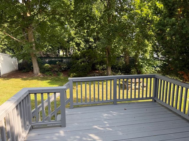 22 Arlington St, Dracut, MA 01826