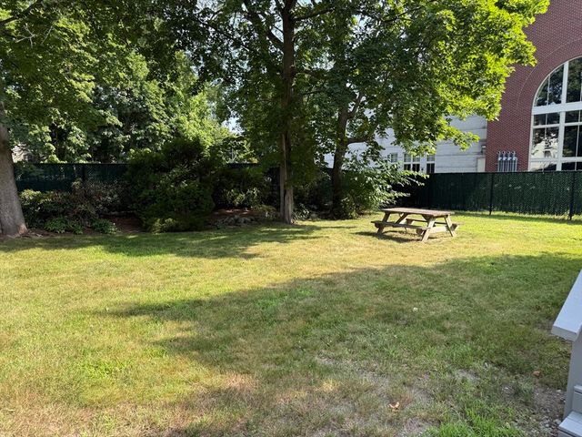 22 Arlington St, Dracut, MA 01826